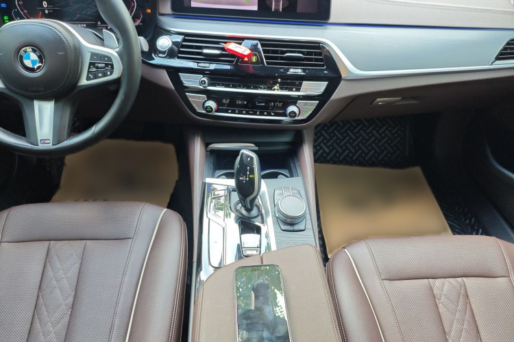 宝马5系 2021款 改款 530Li 领先型 M运动套装局部细节18