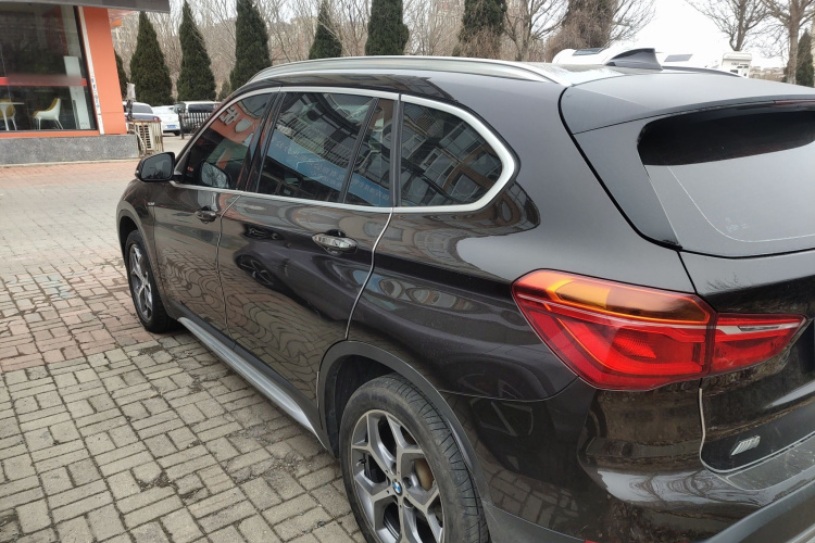 宝马X1 2018款 xDrive20Li 尊享型车身外观6001