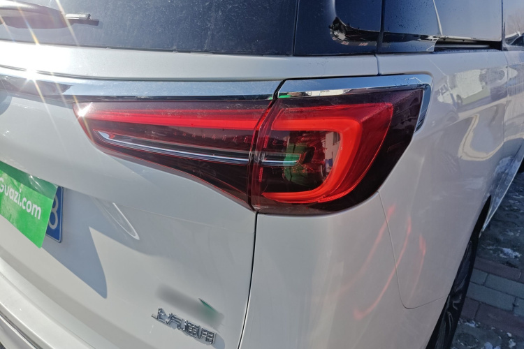 别克GL8 2020款 ES陆尊 653T 旗舰型车身外观9