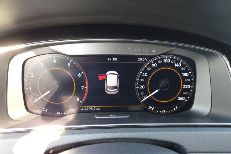 大众 高尔夫 2020款 挚爱版 280TSI DSG R-Line局部细节14