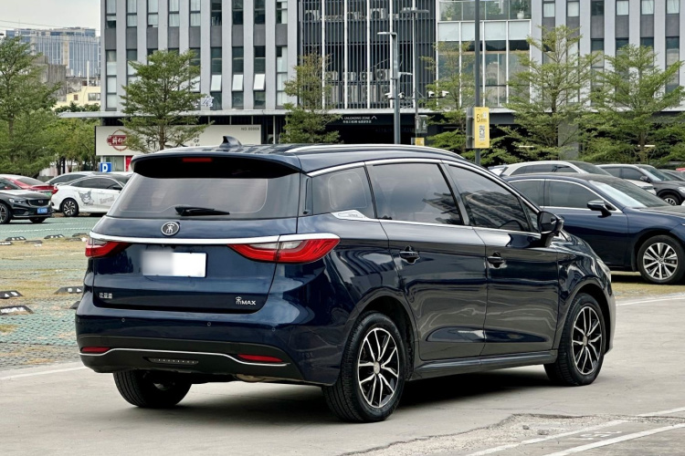 比亚迪 宋MAX 2017款 1.5T 自动智联精英型 7座车身外观6003