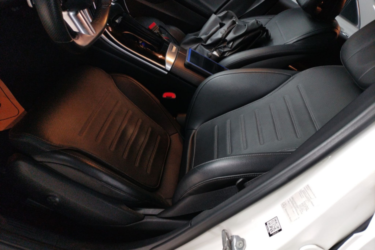 奔驰C级 2022款 改款 C 200 L 运动版局部细节19