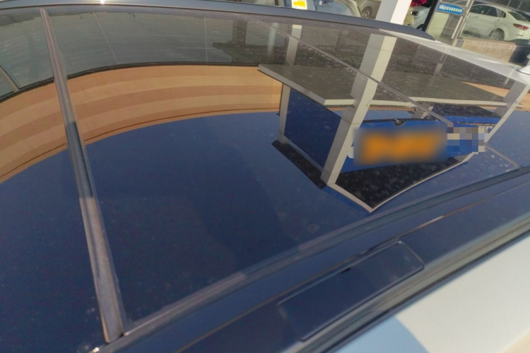 丰田 威兰达 2023款 双擎 2.5L E-CVT四驱尊贵版局部细节57