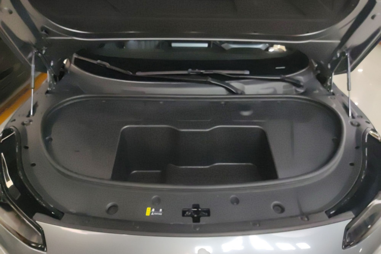 昊铂GT 2023款 560后驱七翼版机舱底盘24