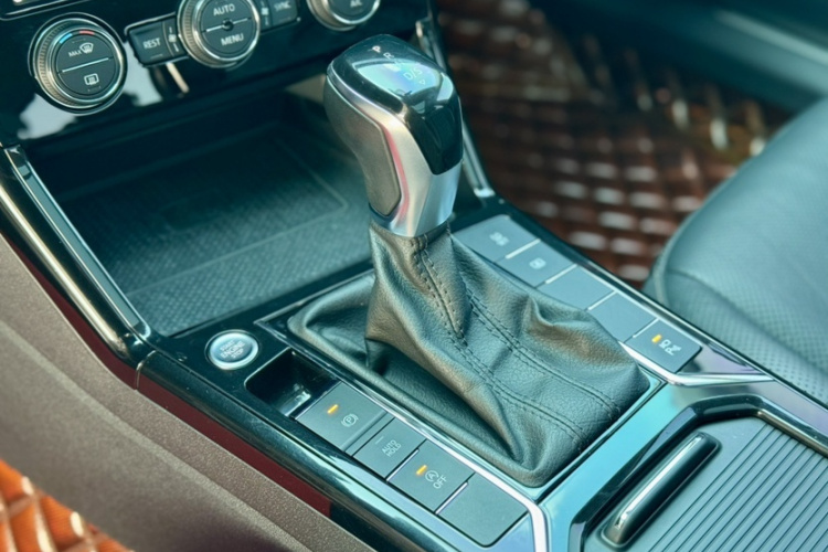 大众 帕萨特 2019款 380TSI 尊贵版 国VI局部细节18