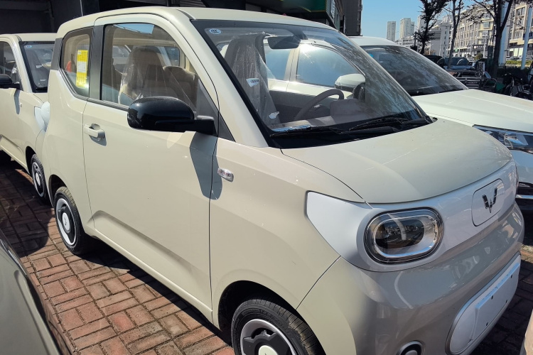 五菱汽车 宏光MINIEV 2024款 第三代 215km 青春版车身外观3