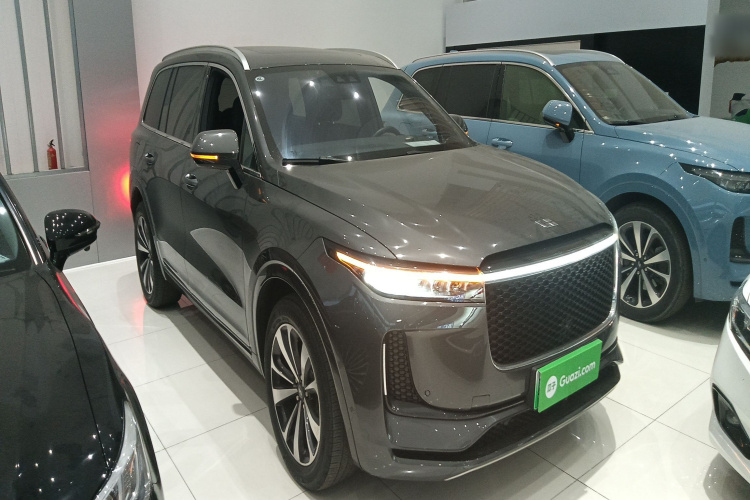 理想汽车 理想ONE 2020款 增程6座版车身外观3