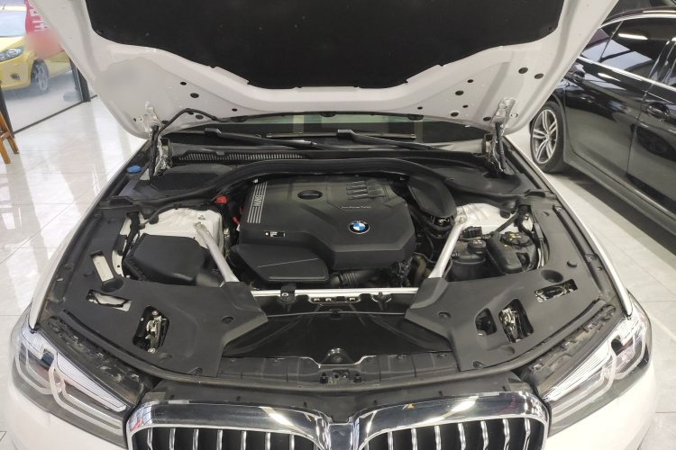 宝马5系 2023款 530Li 领先型 豪华套装机舱底盘24