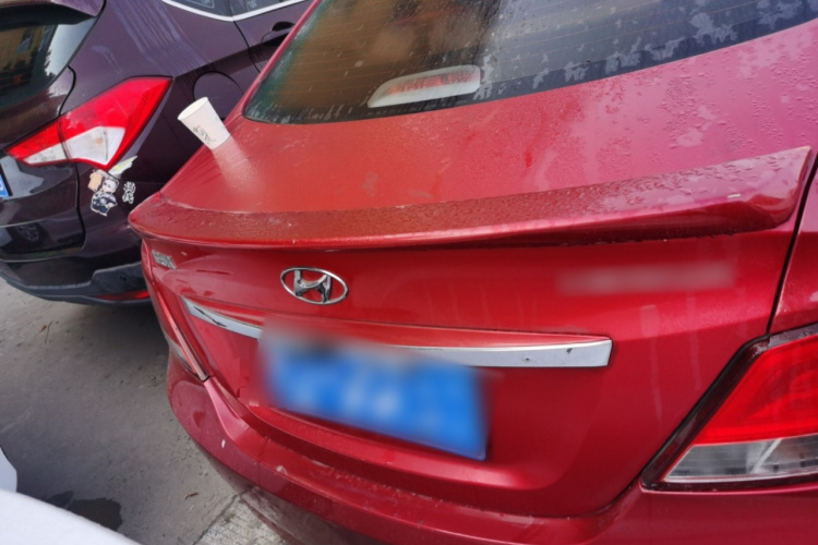 现代 瑞纳 2014款 1.4L 自动领先型GLX车身外观6