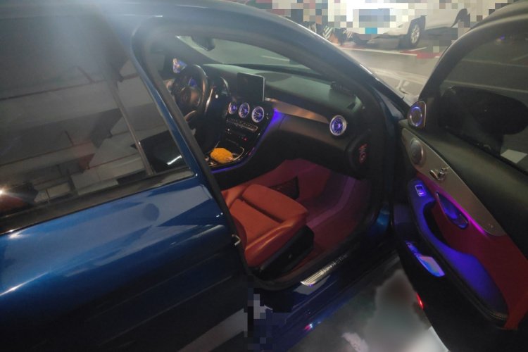 奔驰C级 2018款 C 200 运动版局部细节9005