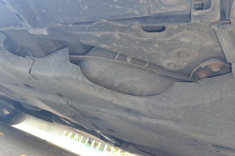 丰田 皇冠 2015款 2.0T 时尚版局部细节9003