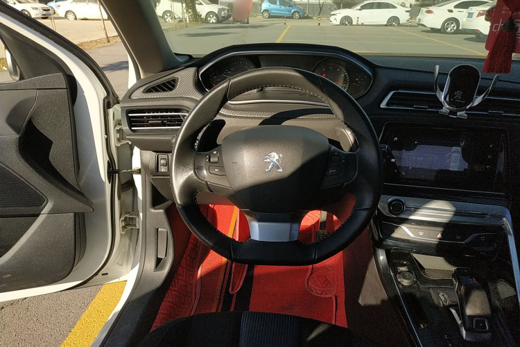 标致308 2019款 230THP 自动豪华版 国VI中控内饰13