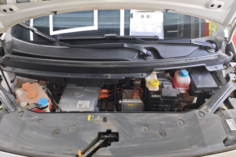 埃安 AION Y 2023款 Younger 星耀版机舱底盘24