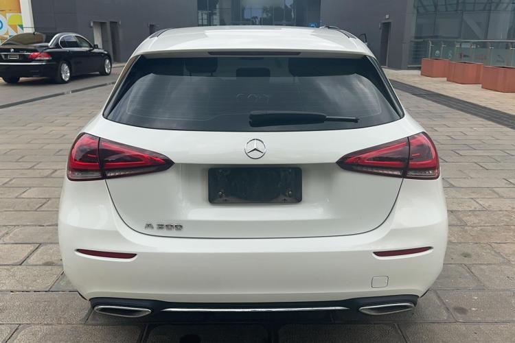 奔驰A级(进口) 2021款 A 200 动感型车身外观6004