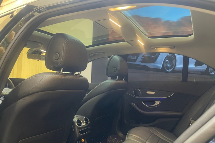 奔驰C级 2021款 C 200 L 时尚型运动版中控内饰7004