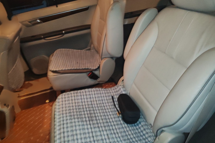 奔驰R级 2010款 R 350 L 4MATIC中控内饰7004