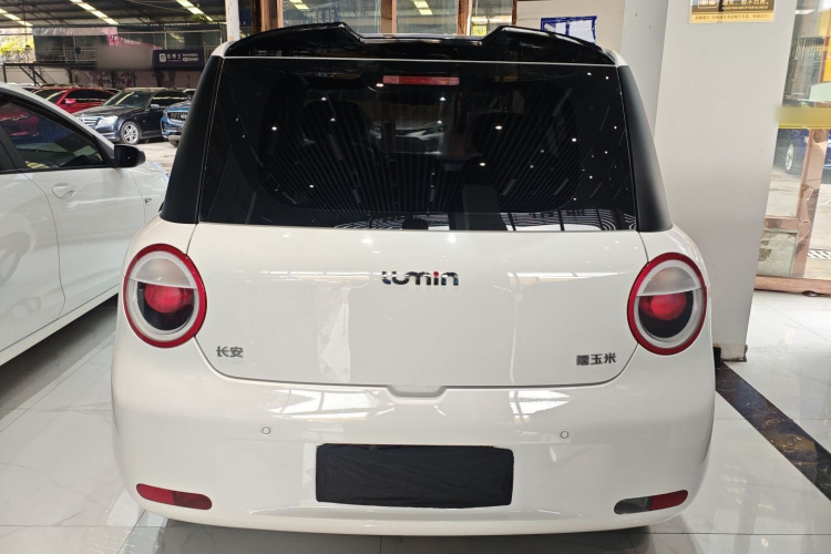 长安启源 长安Lumin 2023款 205km 香沁款车身外观6