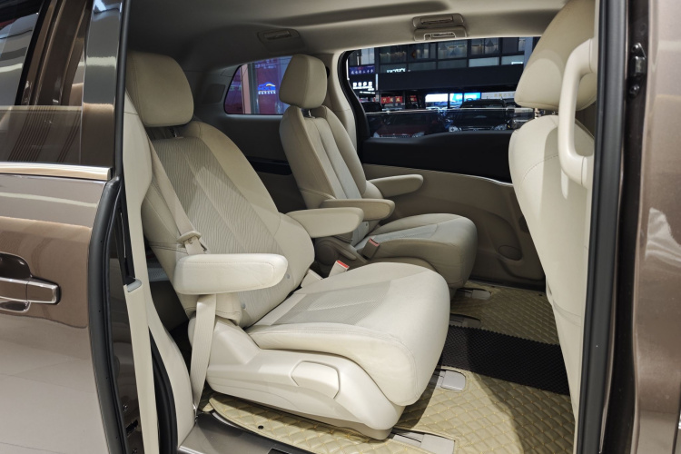 别克GL8 2021款 陆上公务舱 652T 舒适型中控内饰7007