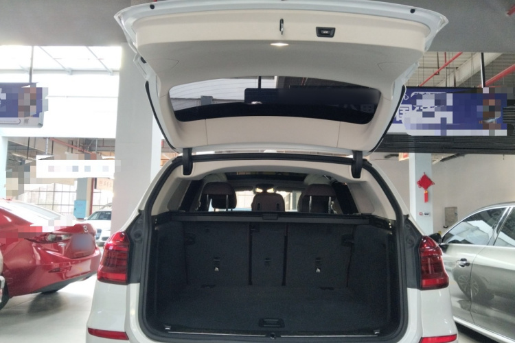 宝马X3 2021款 xDrive28i 豪华套装机舱底盘23