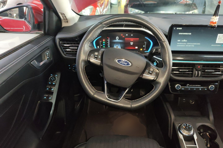 福特 福克斯 2021款 两厢 EcoBoost 180 自动锋潮型局部细节13