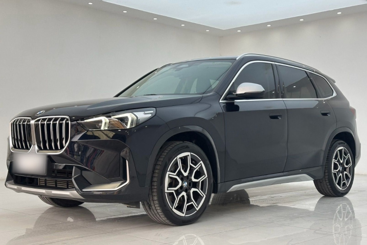 宝马X1 2023款 sDrive25Li X设计套装车身外观1