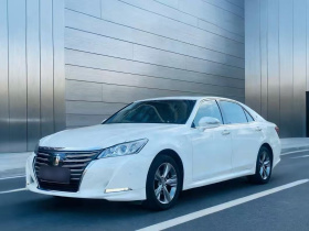 丰田 皇冠 2015款 2.5L 时尚限量版