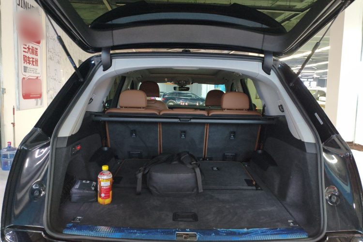 奥迪Q7 2021款 45 TFSI quattro S line运动型机舱底盘23