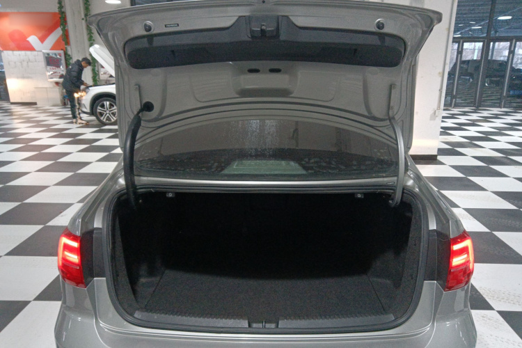 大众 速腾 2017款 1.6L 自动舒适型机舱底盘23