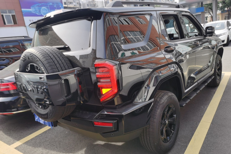 坦克400 2025款 2.0T 汽油版车身外观7