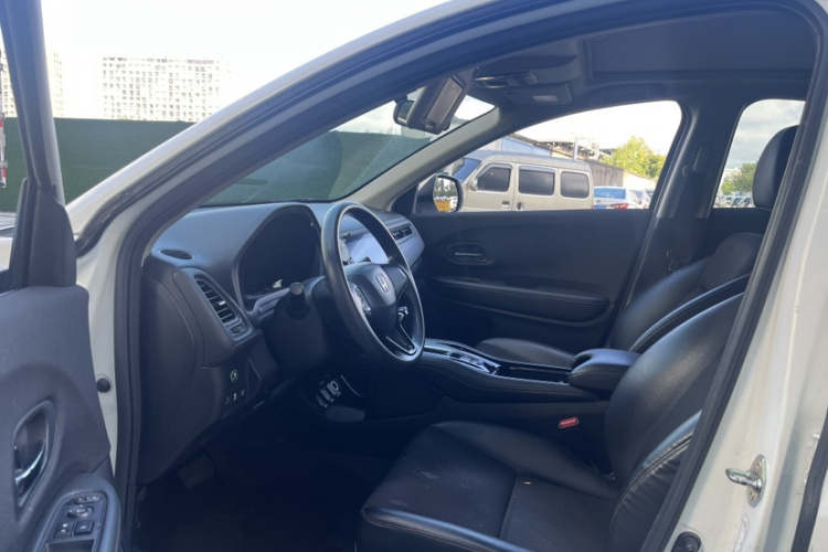 本田 缤智 2020款 1.5L CVT先锋版中控内饰7003