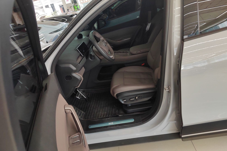 蔚来ES7 2022款 75kWh中控内饰19