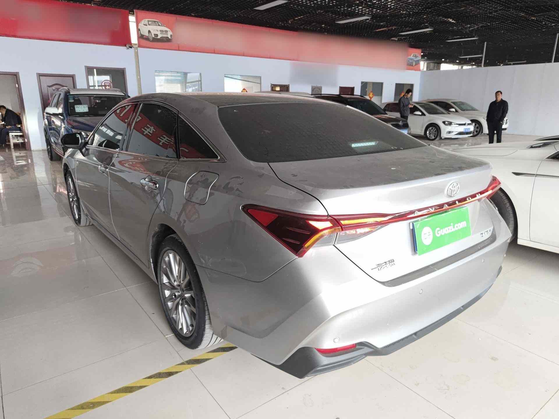丰田 亚洲龙 2024款 双擎 2.0L 豪华版(3)