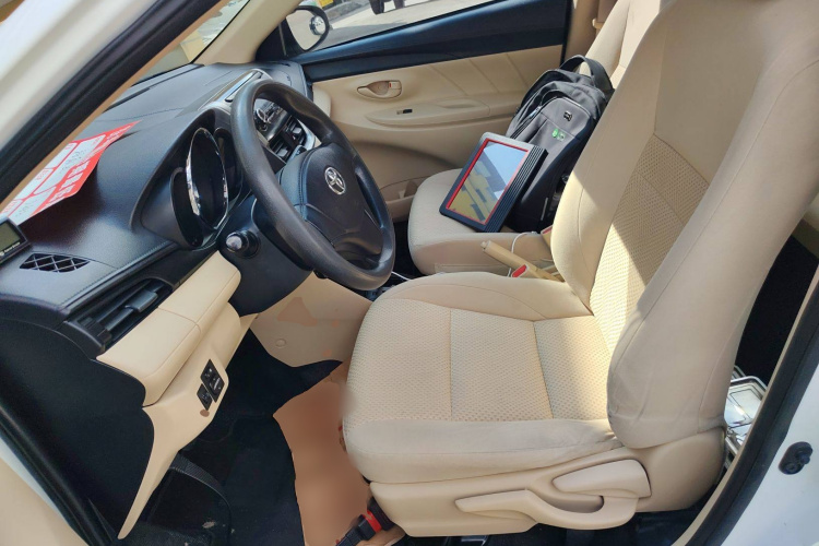 丰田 威驰 2017款 1.5L CVT创行版中控内饰19