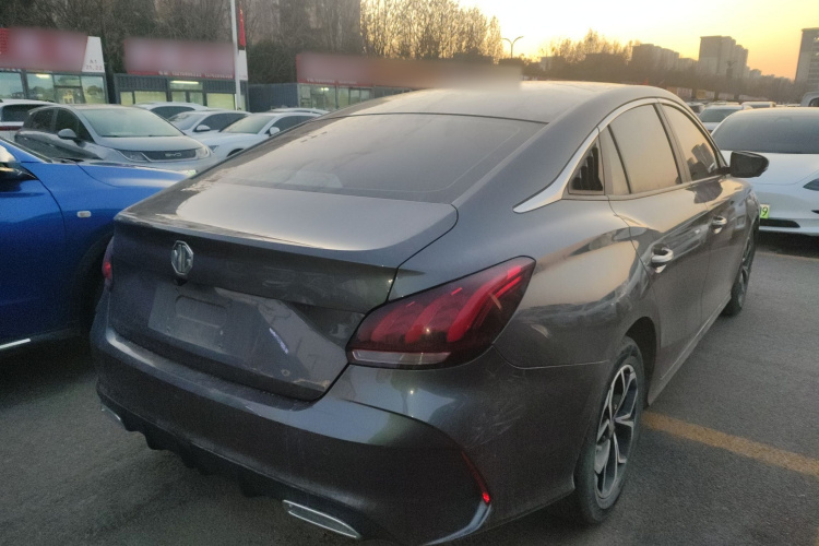 名爵 MG5 2022款 180DVVT CVT青春豪华版车身外观7
