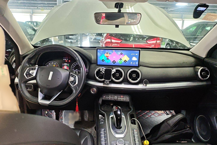 魏牌 VV5 2021款 1.5T 两驱颜先锋中控内饰7002