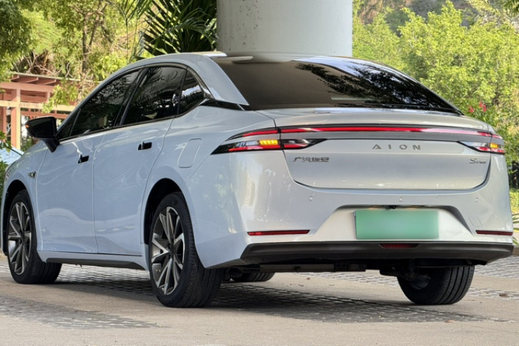 埃安 AION S Plus 2022款 70 智领版车身外观6008