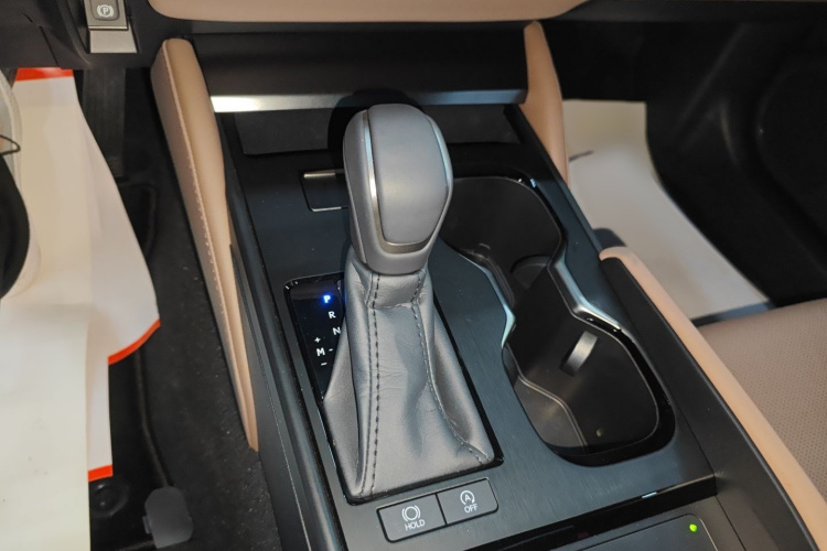 雷克萨斯ES 2025款 200 臻享版局部细节18