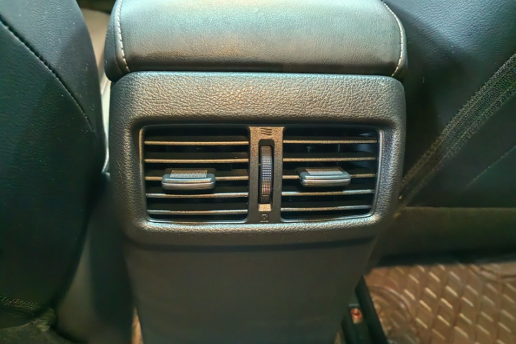 日产 轩逸 2022款 1.6L XL CVT悦享版中控内饰7006