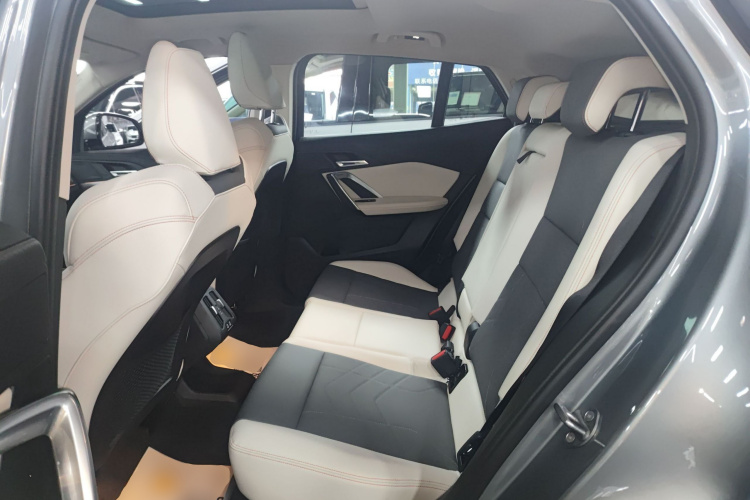 宝马X2(进口) 2024款 sDrive25i M运动套装中控内饰7004