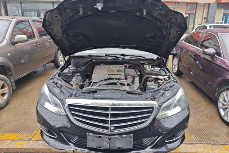 奔驰E级 2015款 改款 E 260 L机舱底盘24