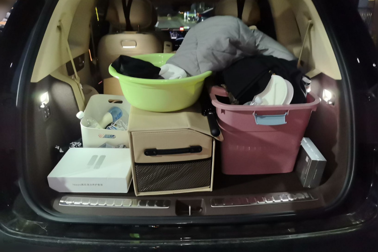 鸿蒙智行 问界M9 2024款 增程 Ultra版 42kWh 6座版中控内饰23