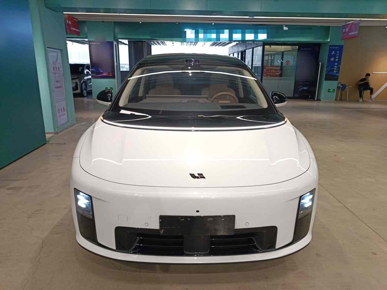理想汽车 理想i8 2025款 标准版(1)