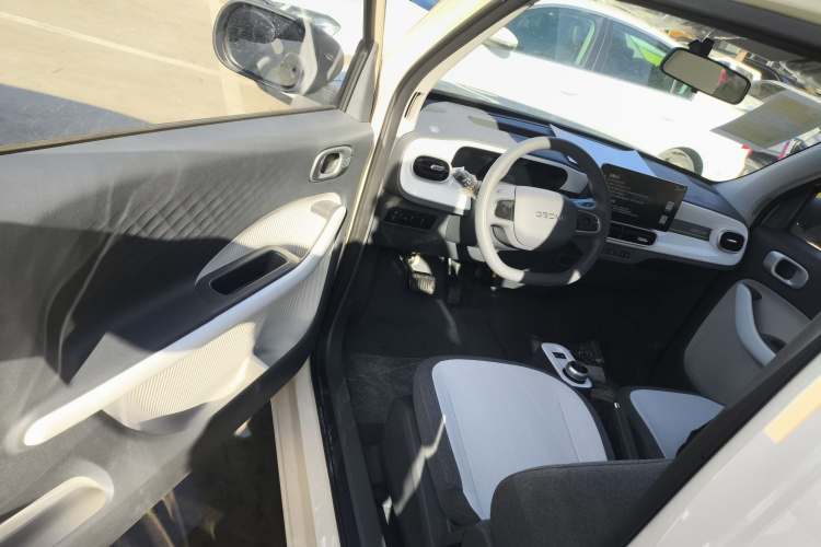 吉利银河 熊猫 2025款 210km 元气熊中控内饰20