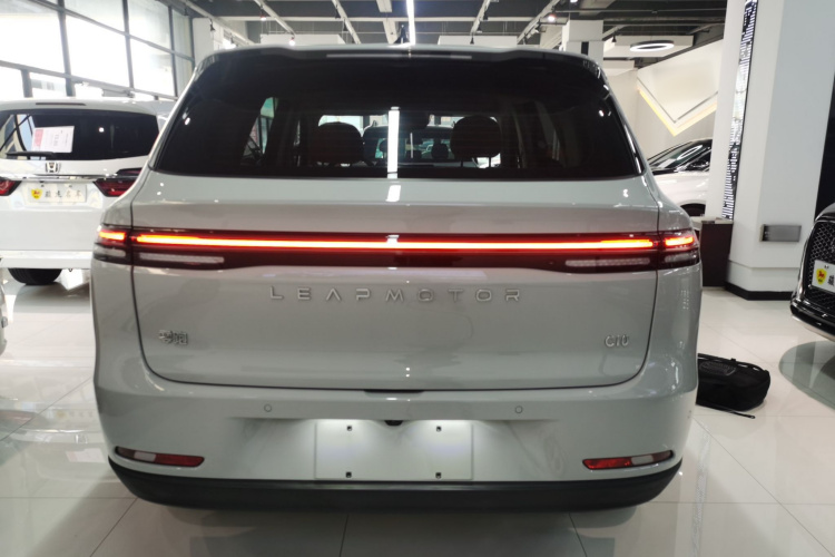 零跑汽车 零跑C10 2024款 210智享版车身外观6