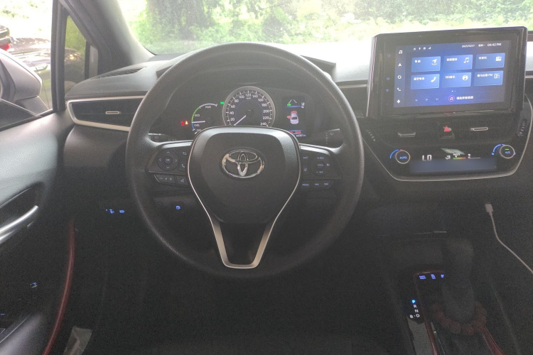 丰田 雷凌 2021款 双擎 1.8H E-CVT运动版局部细节13