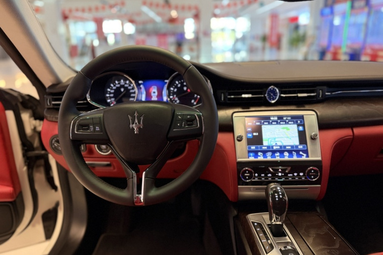 玛莎拉蒂 总裁 2015款 3.0T 标准型中控内饰7002