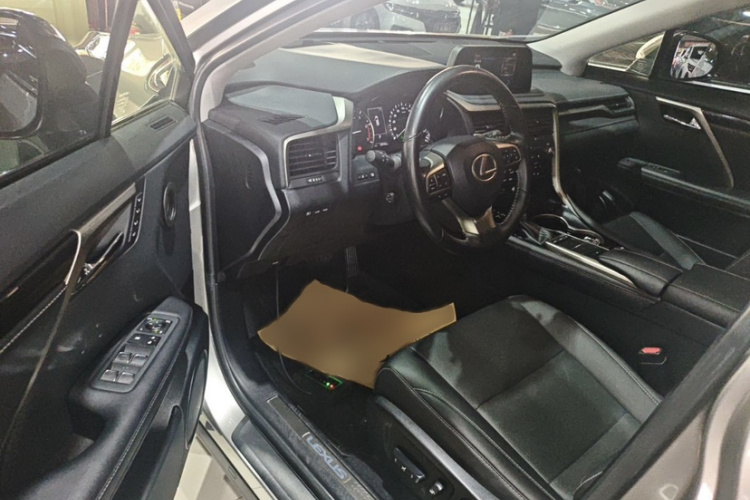 雷克萨斯RX 2020款 改款 300 两驱舒适版中控内饰7006