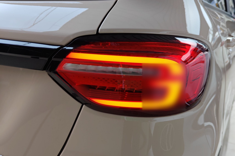 零跑汽车 零跑T03 2023款 200轻享版车身外观9