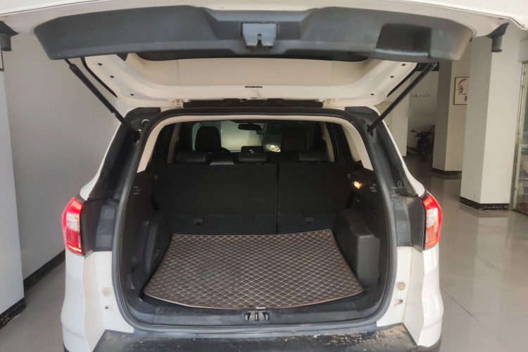 福特 翼虎 2017款 EcoBoost 180 两驱精翼型机舱底盘23