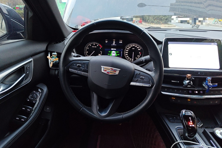 凯迪拉克CT5 2022款 28T 豪华型（标准版）中控内饰13
